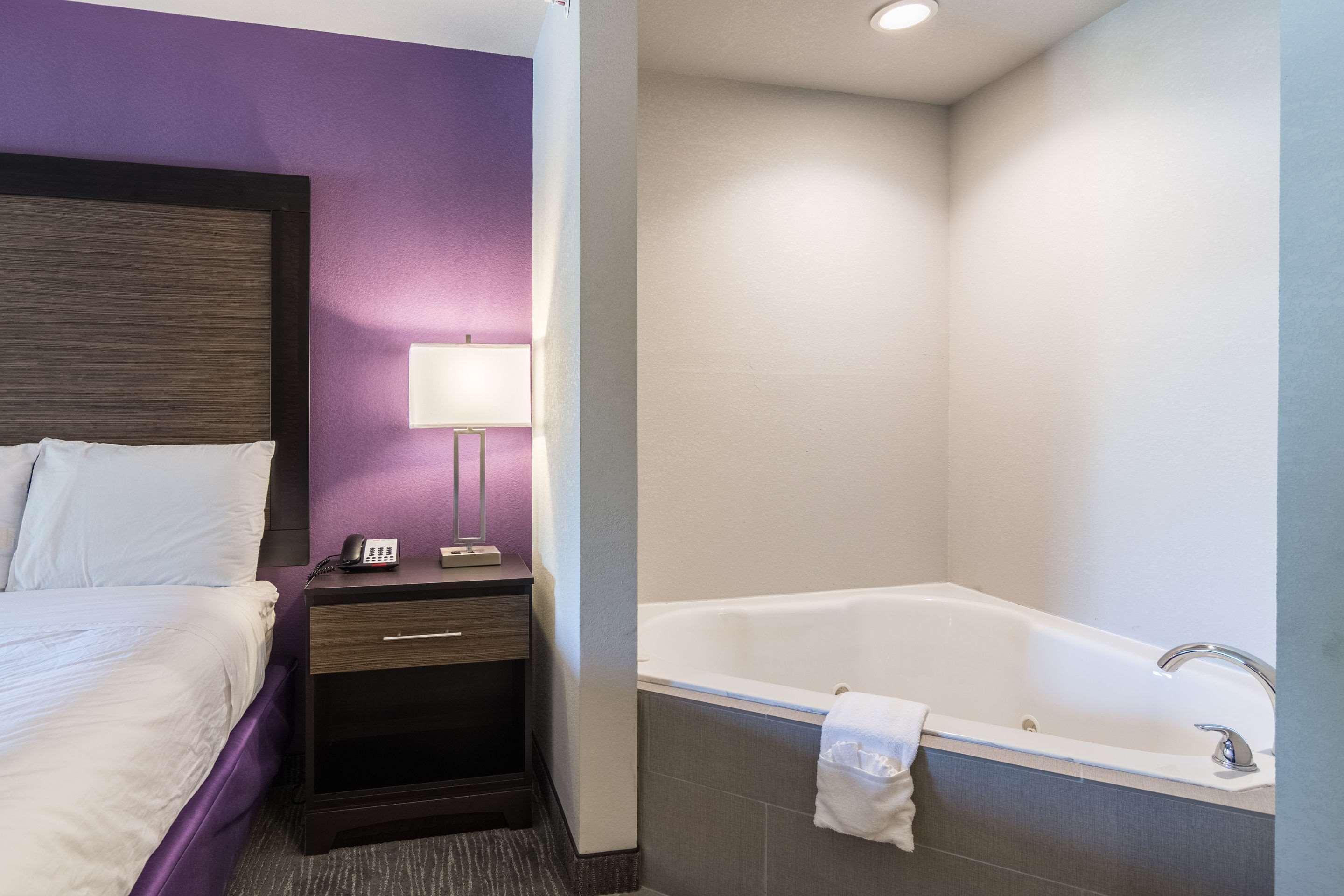 Econo Lodge Inn & Suites North Little Rock Near Riverfront Екстер'єр фото